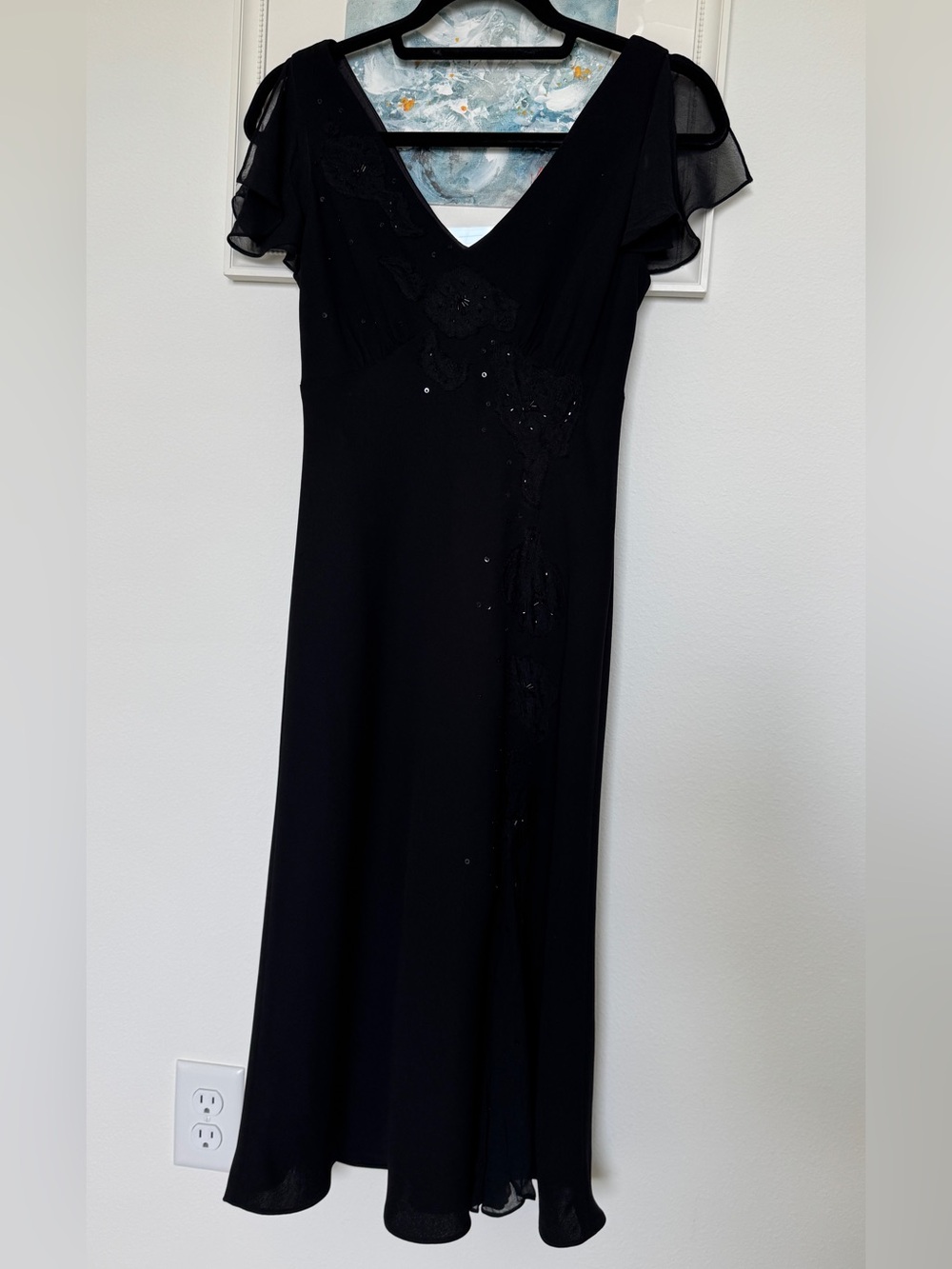 Jones New York Black V-Neck Dress with Flutter Sleeves